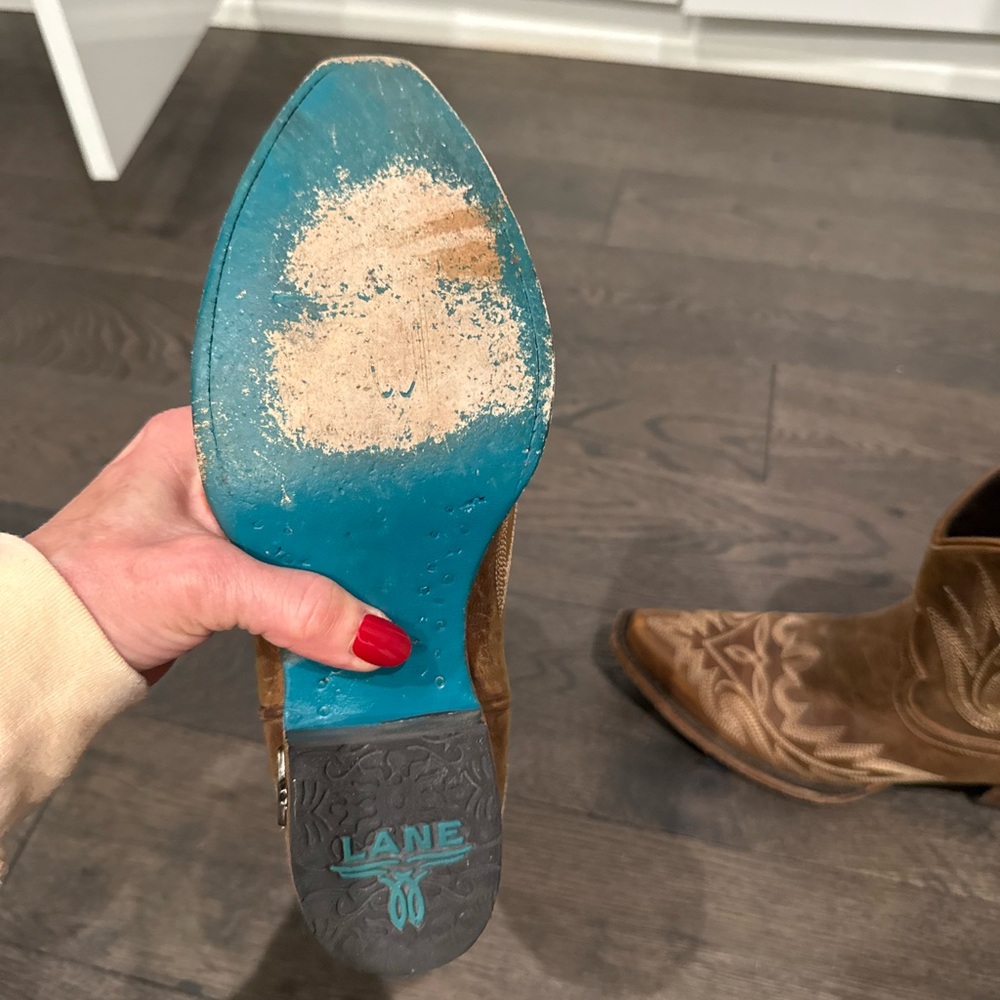 Elegant Brown Western Boots - Picture 5 of 7